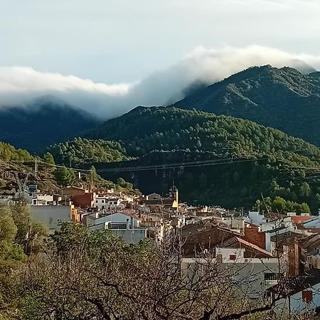 La Viajera Espadan Algimia de Almonacid Esterno foto